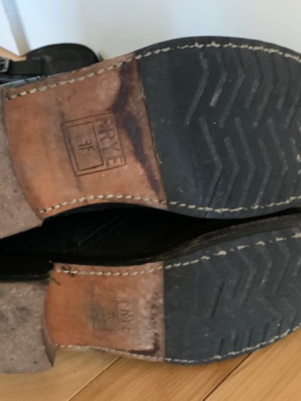 Frye boot - Picture 4 of 5